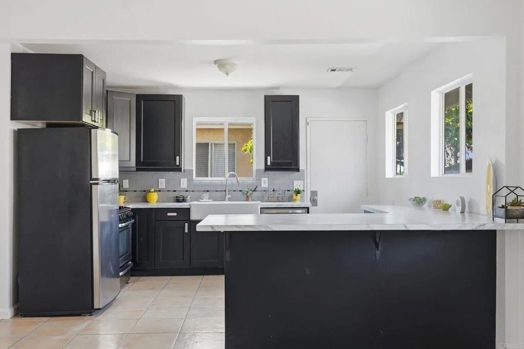 San Diego, California, United States 3 - 17988506