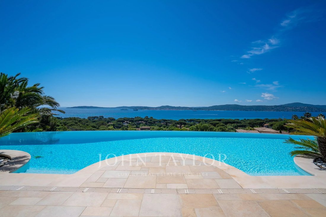 Villa in Grimaud, Provence-Alpes-Côte d'Azur, France 2 - 17984767
