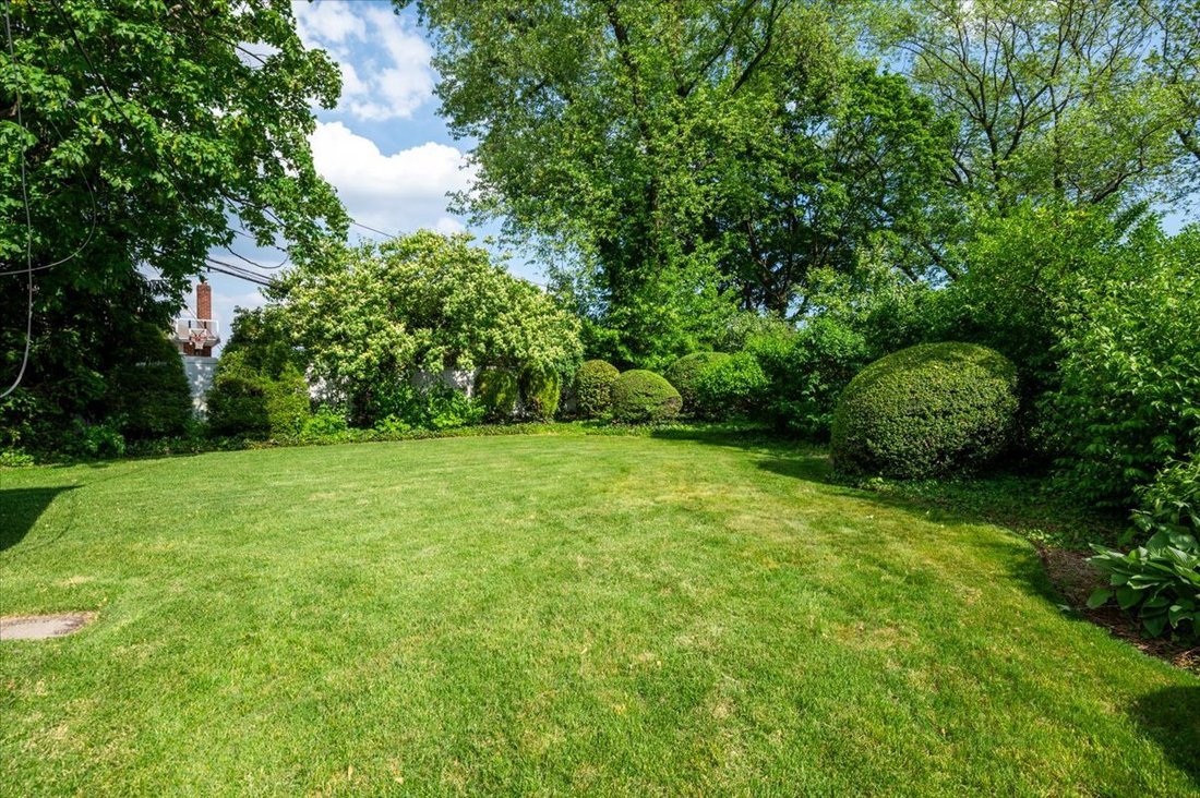 House in Bethpage, New York, United States 2 - 17985634