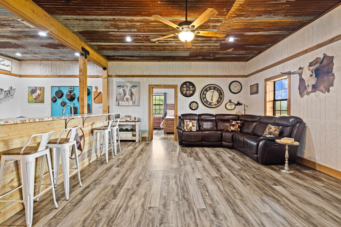 House in Ben Wheeler, Texas, United States 3 - 17994217