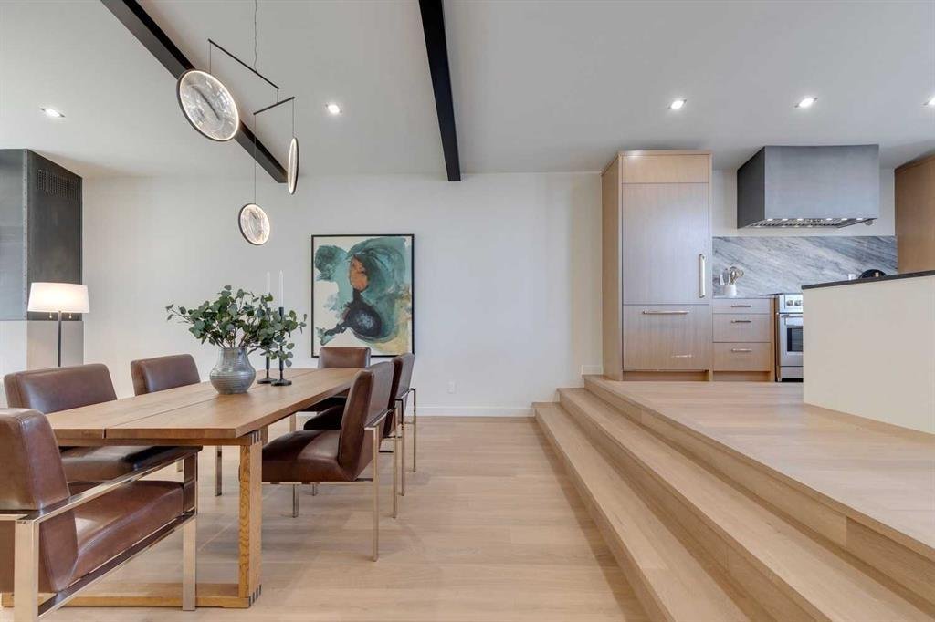 House in Calgary, Alberta, Canada 4 - 17995528