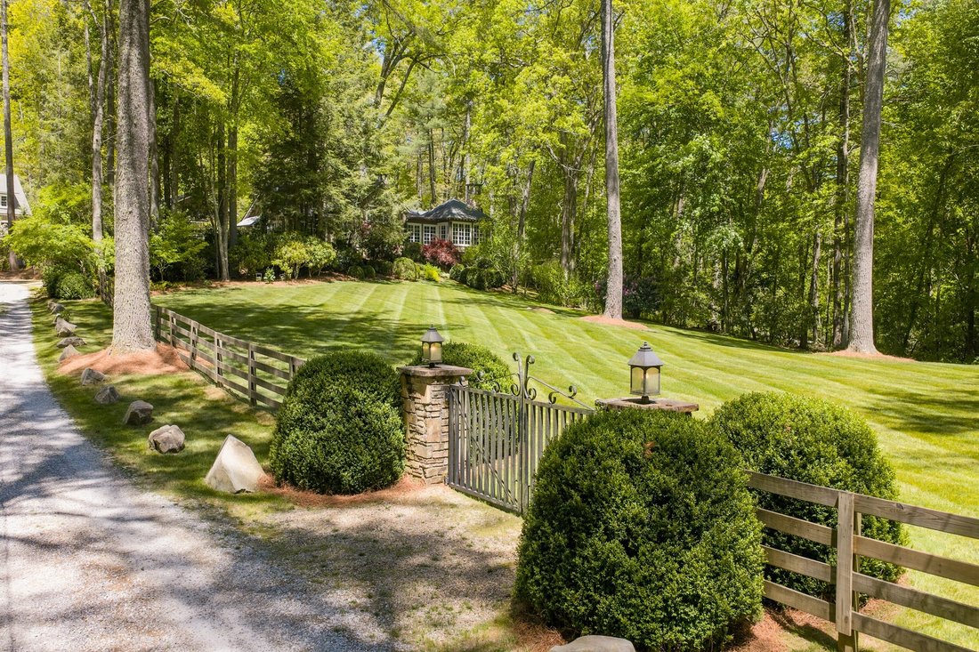 House in Highlands, North Carolina, United States 3 - 17985826