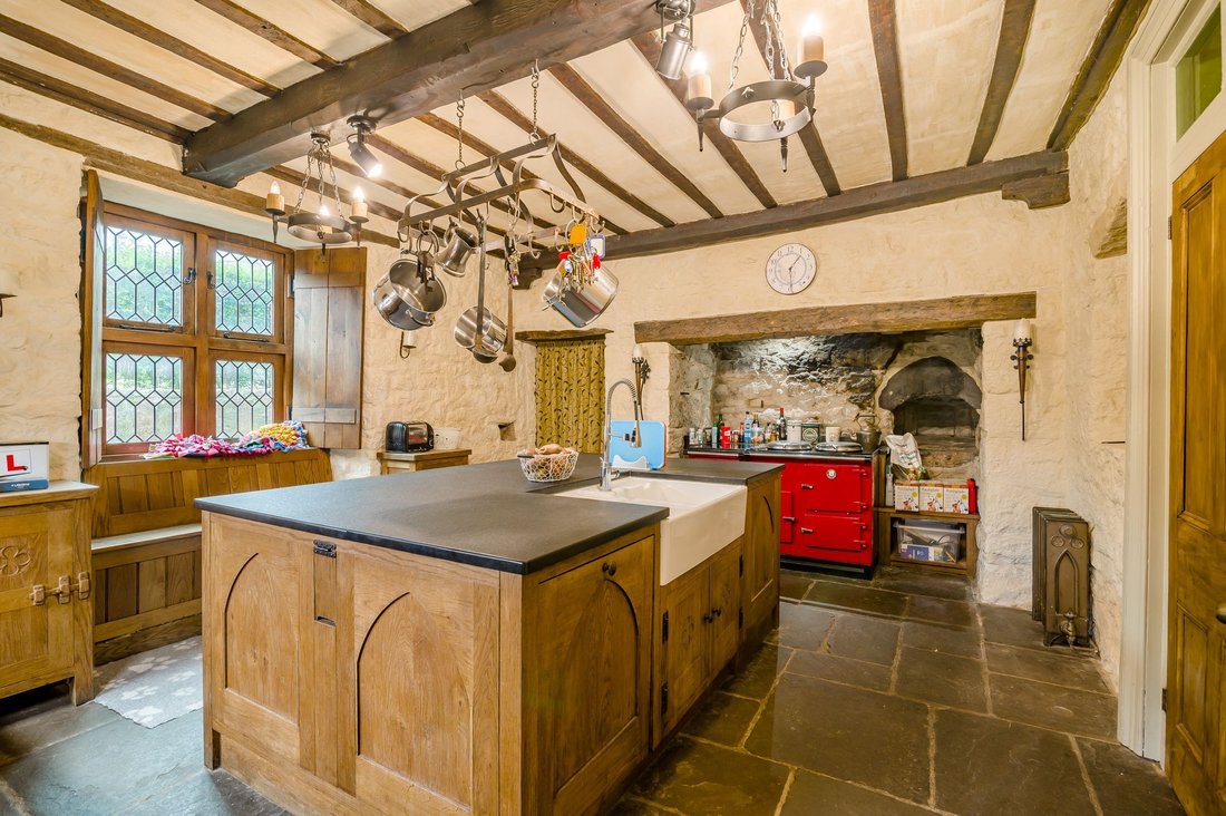 House in Caldicot, Wales 3 - 17991173