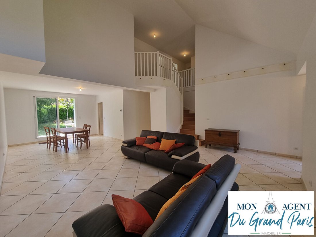 Villa in Toussus-le-Noble, Ile-de-France, France 3 - 17986708