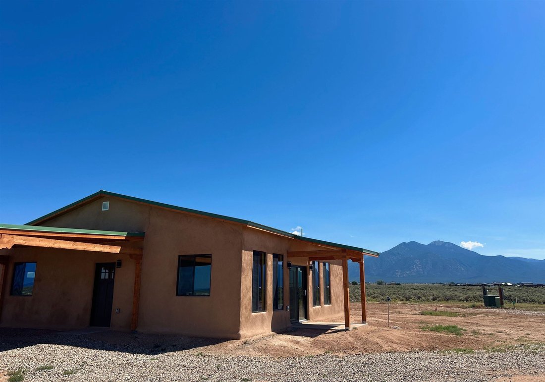 House in El Prado, New Mexico, United States 1 - 17989179