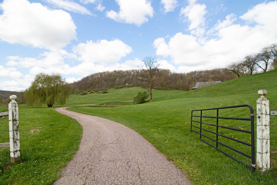 House in Richland Center, Wisconsin, United States 2 - 17991467