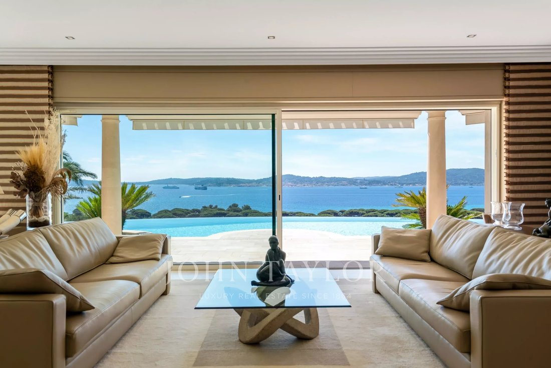 Villa in Grimaud, Provence-Alpes-Côte d'Azur, France 4 - 17984767