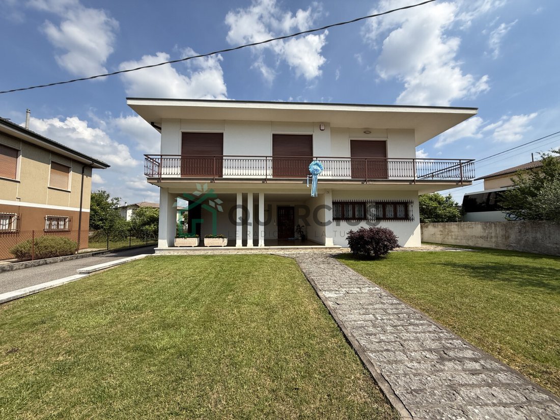 Villa in Monteforte d'Alpone, Veneto, Italy 1 - 17989510
