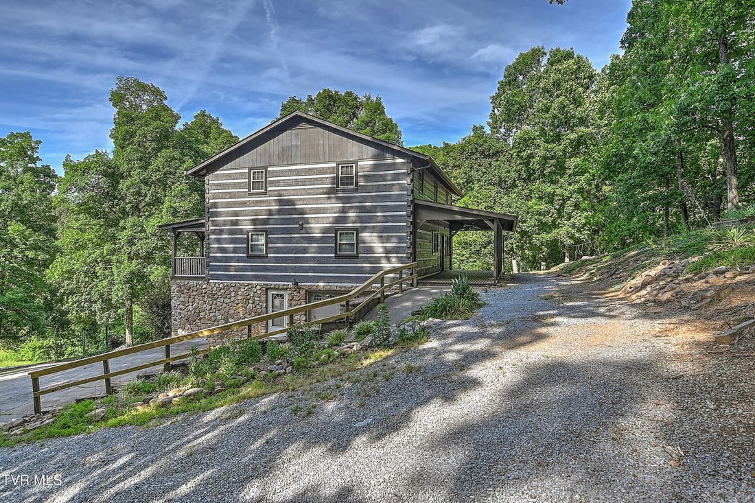 House in Greeneville, Tennessee, United States 3 - 17992228