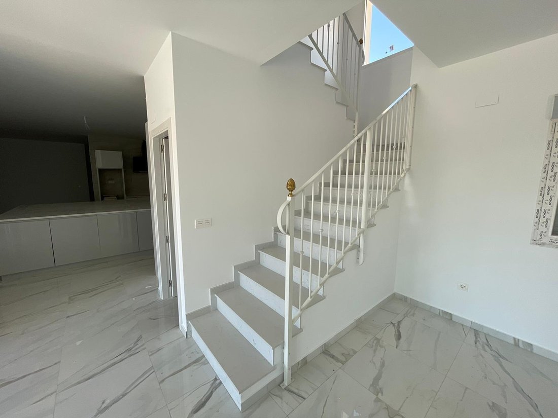 Villa in el Pinos / Pinoso, Valencian Community, Spain 4 - 17995113
