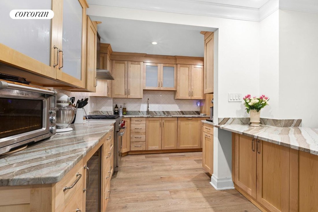 Co Op in New York, New York, United States 4 - 17986751