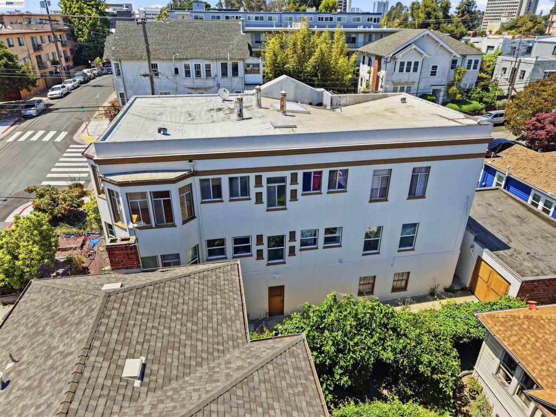 Oakland, California, United States 4 - 17988689