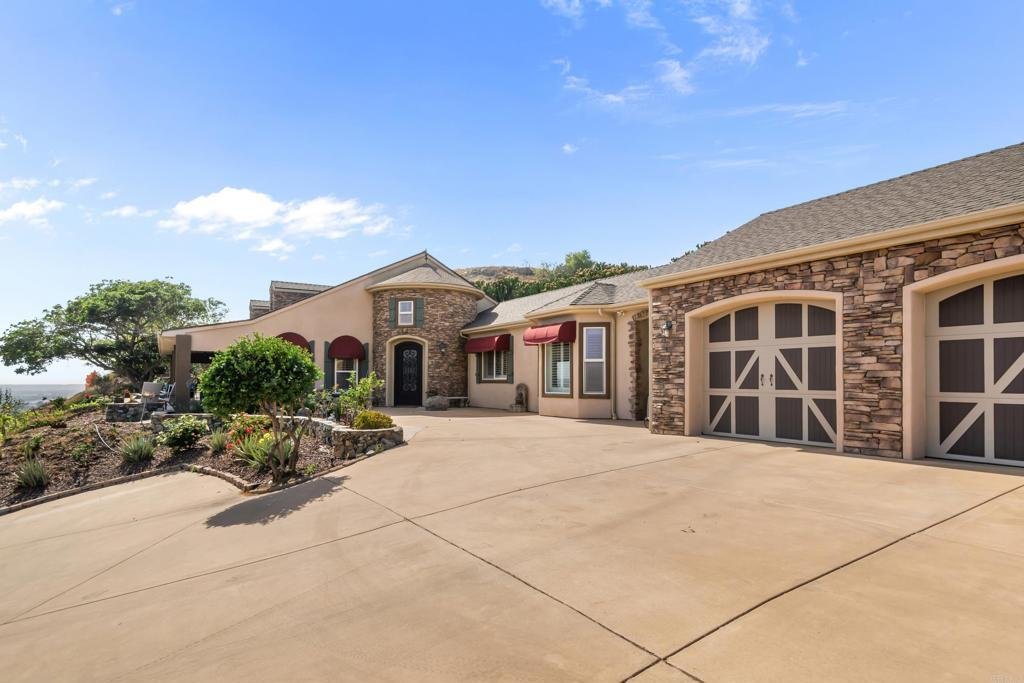 House in Vista, California, United States 2 - 17990316
