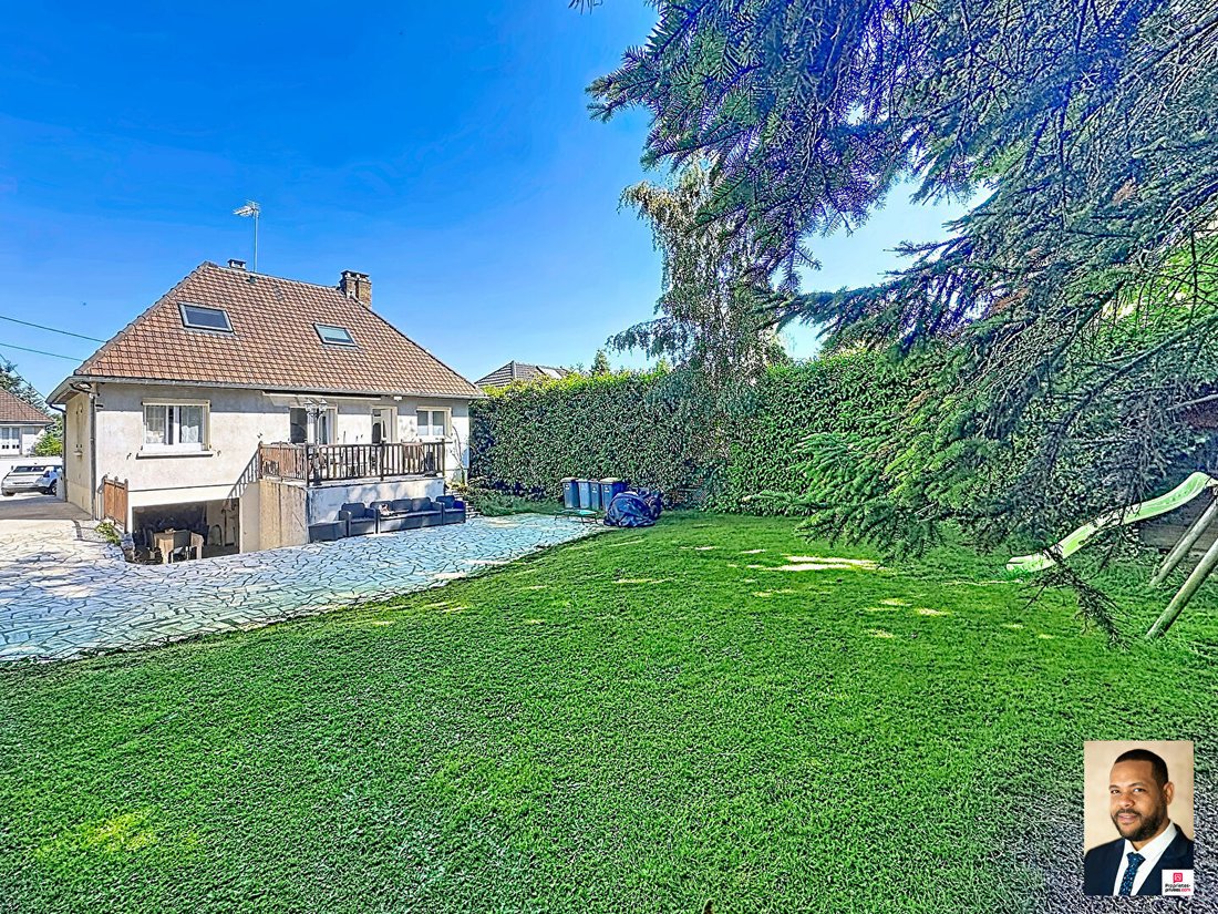 Villa in Yerres, Ile-de-France, France 5 - 17992265