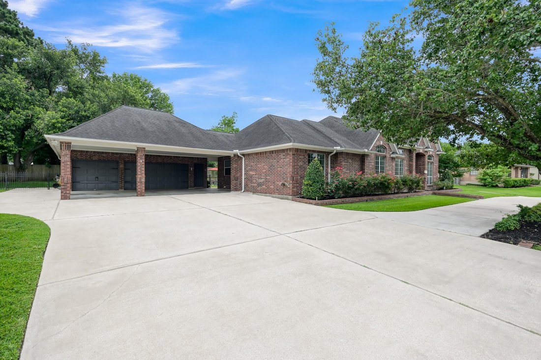 House in Willis, Texas, United States 2 - 17988987