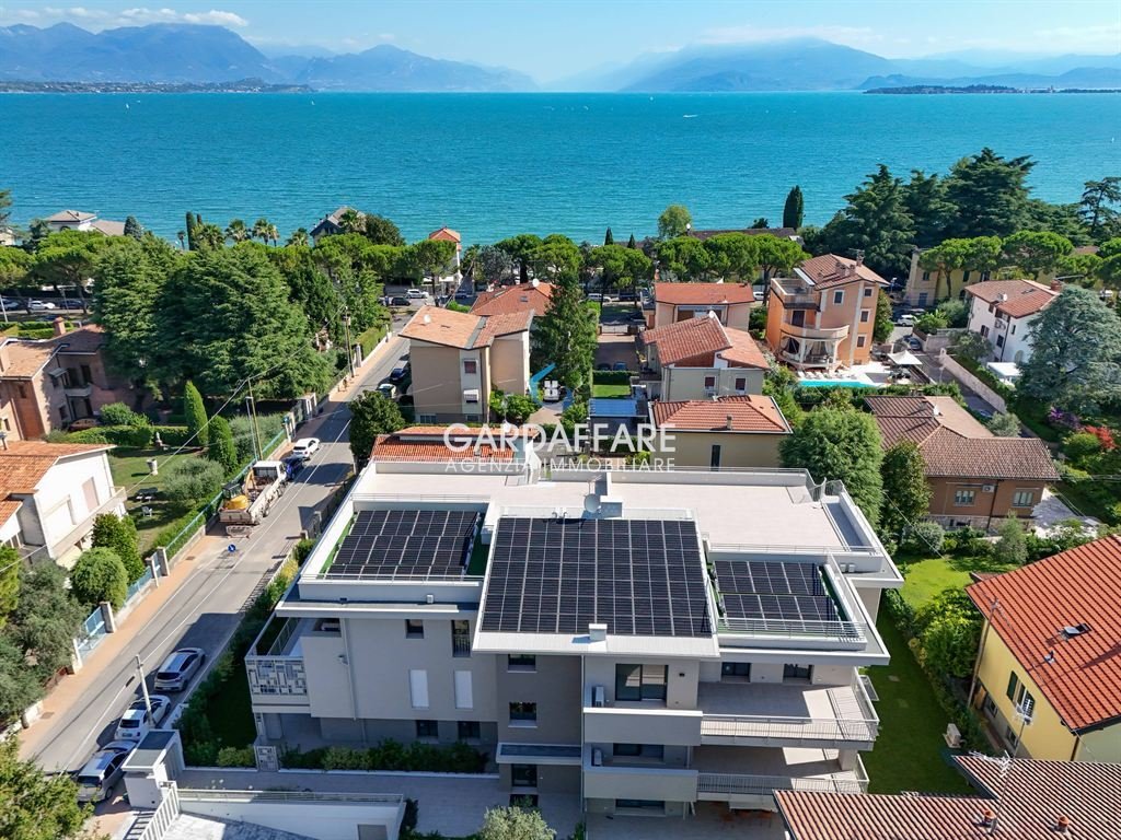 Apartment in Desenzano Centro, Desenzano del Garda, Lombardy 1 - 17334232