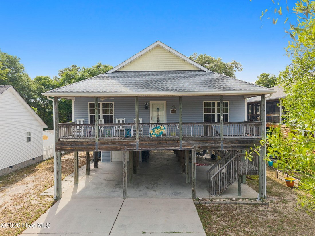 House in Oak Island, North Carolina, United States 1 - 17985258