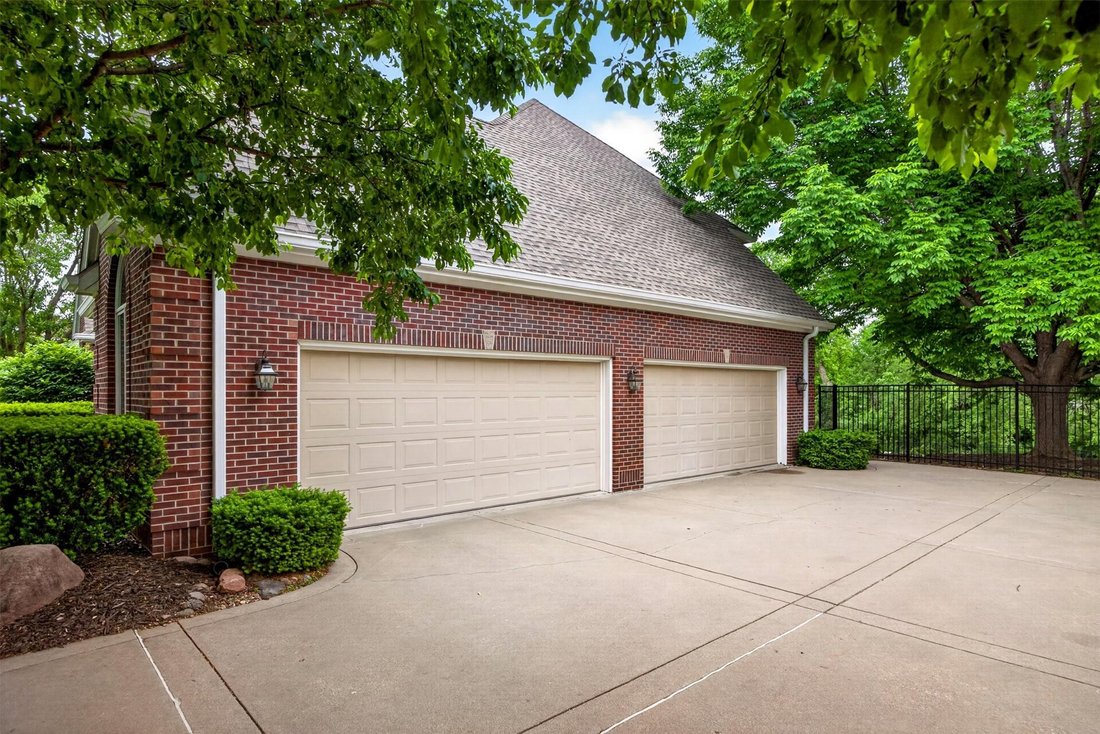 House in Johnston, Iowa, United States 3 - 17993677
