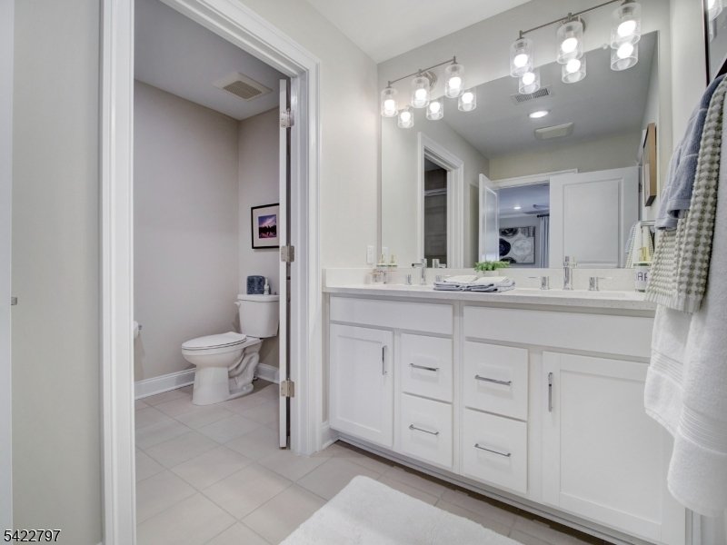 Condo in Warren, New Jersey, United States 3 - 17984095