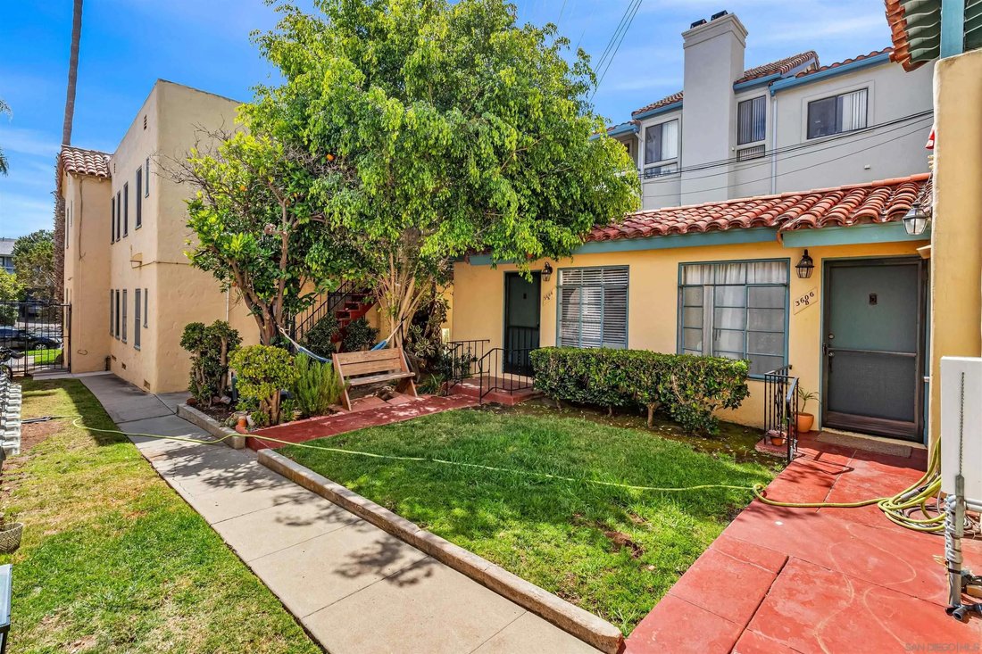 San Diego, California, United States 3 - 17988535