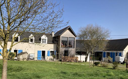 Villa in Saint-Lambert-du-Lattay, Val-du-Layon, France 1
