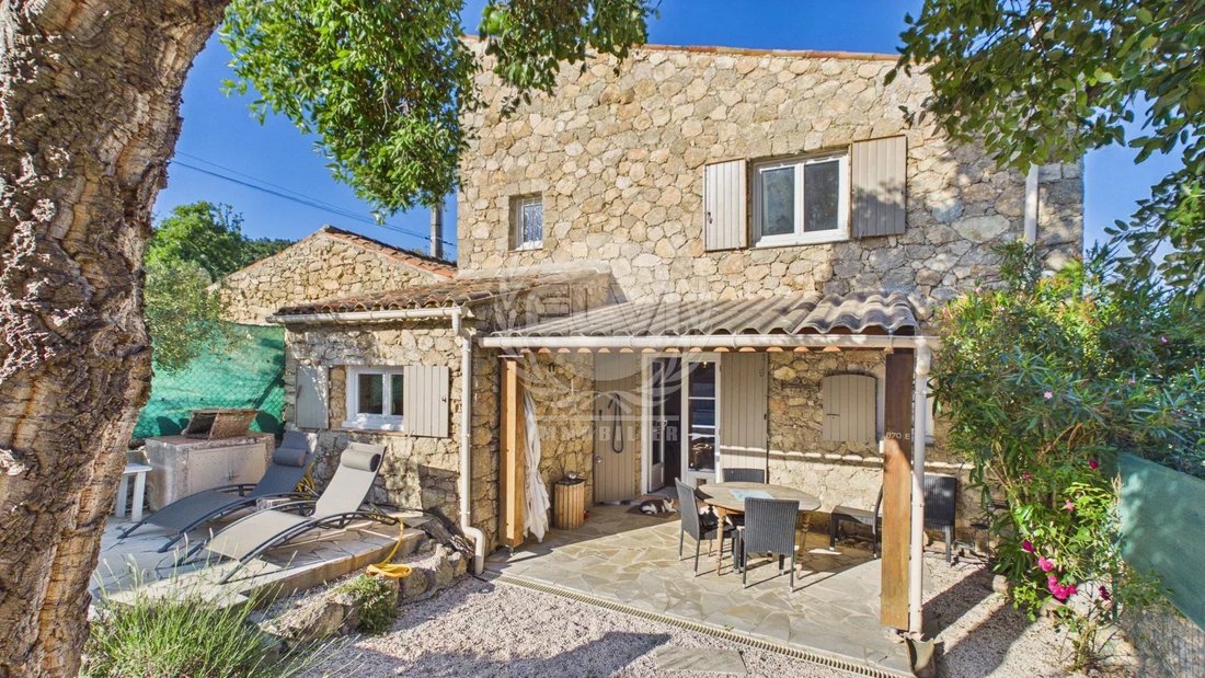House in Le Plan-de-la-Tour, Provence-Alpes-Côte d'Azur, France 1 - 17986384