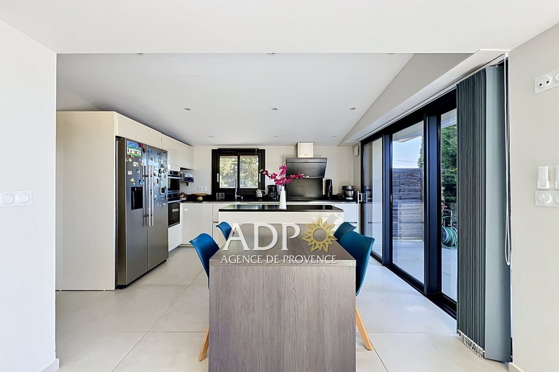 Villa in Grasse, Provence-Alpes-Côte d'Azur, France 4 - 17985276