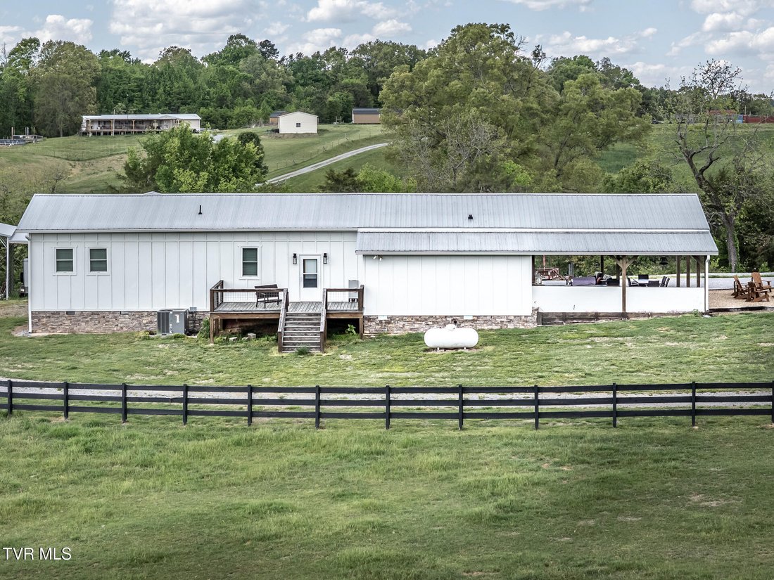 House in Greeneville, Tennessee, United States 4 - 17999013
