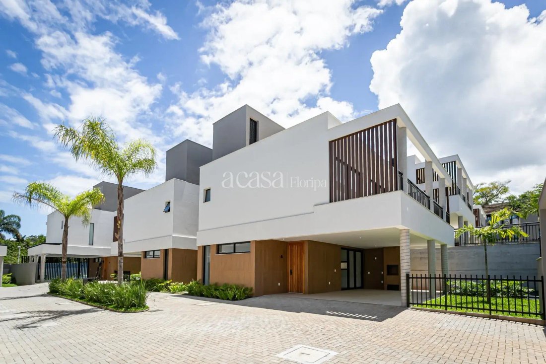Condo in Florianópolis, State of Santa Catarina, Brazil 1 - 17984674