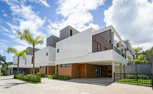 Condo in Florianópolis, State of Santa Catarina, Brazil 1