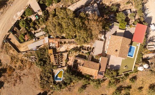 Land in Este, Malaga, Spanien 1