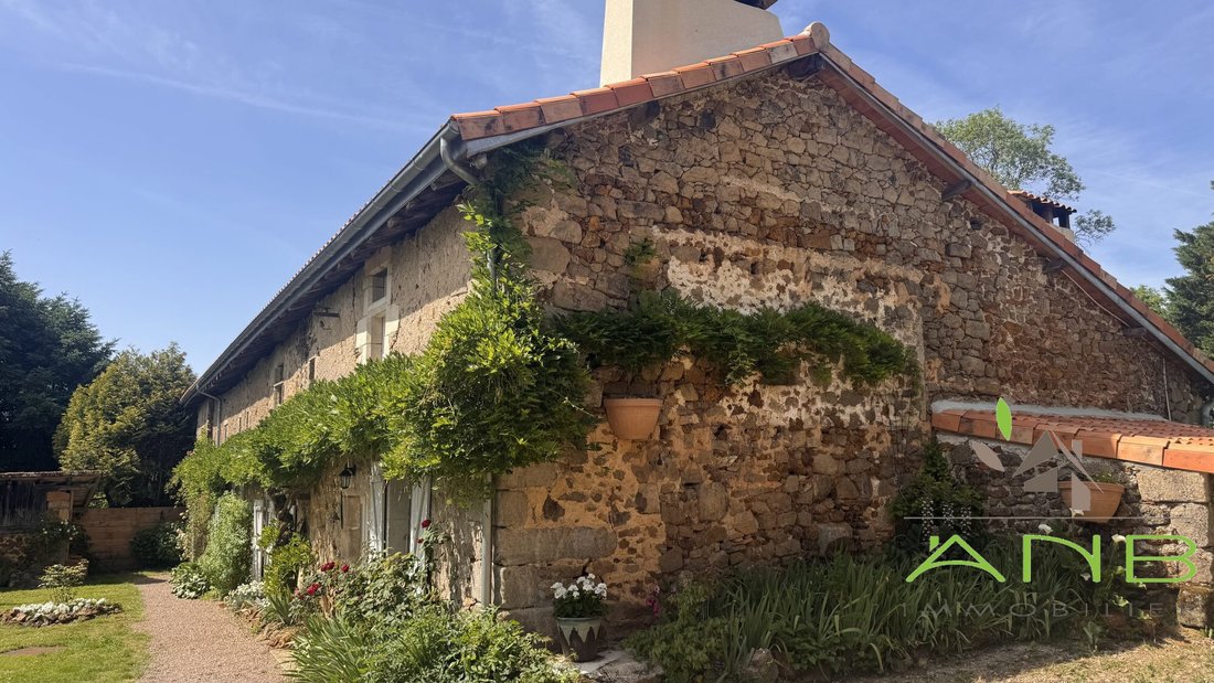 House in Arrondissement of Confolens, Nouvelle-Aquitaine, France 3 - 17990566