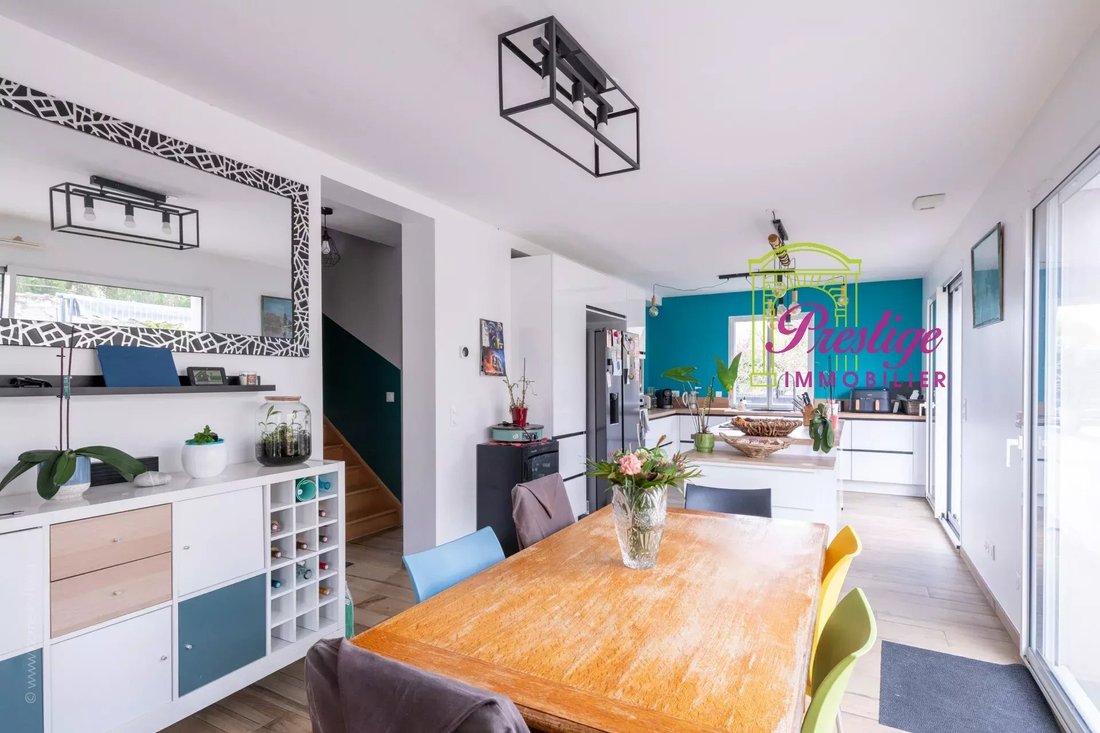 House in Nord Ouest, Le Mesnil-le-Roi, France 2 - 17989242