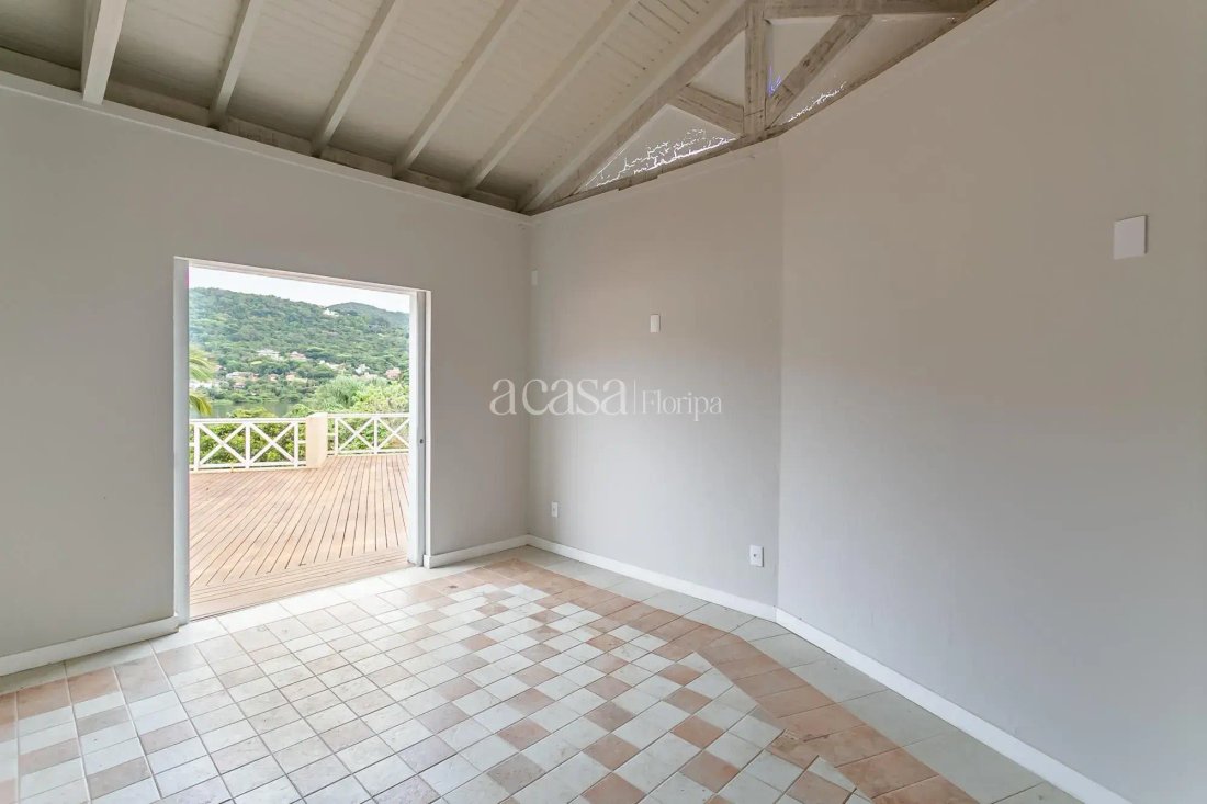 House in Florianópolis, State of Santa Catarina, Brazil 3 - 17984192