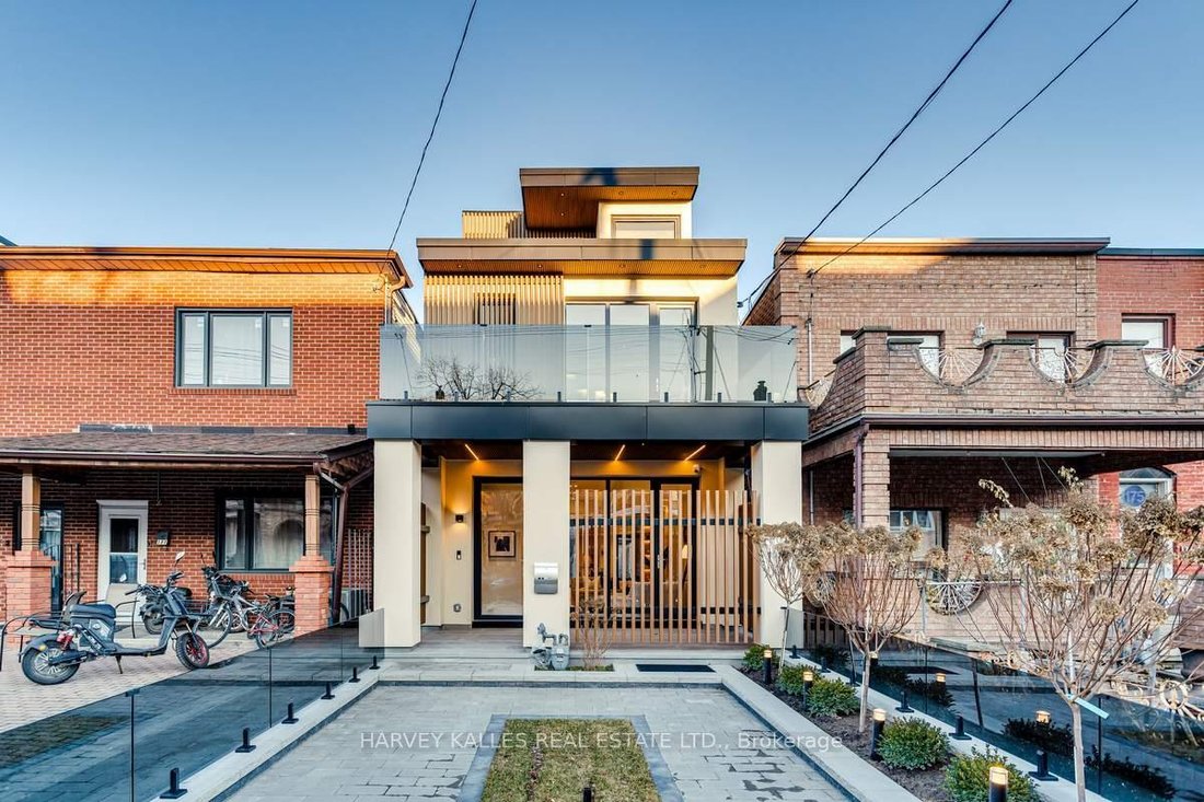 House in Toronto, Ontario, Canada 1 - 17990183