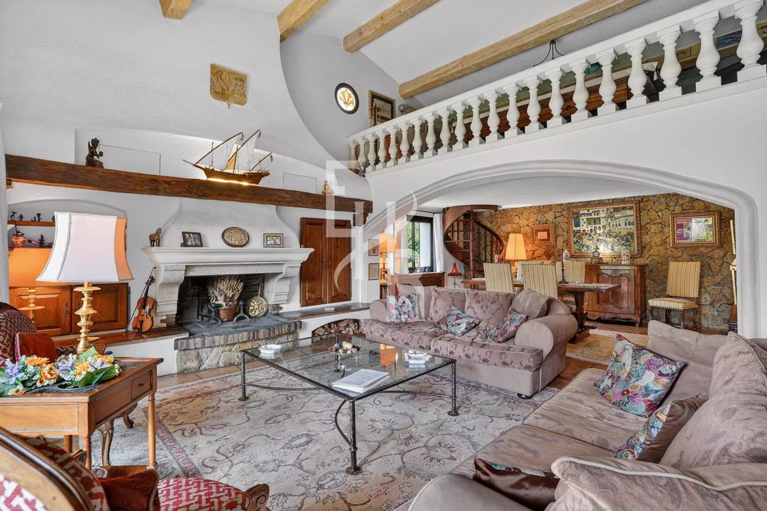Villa in Mougins, Provence-Alpes-Côte d'Azur, France 4 - 17993380