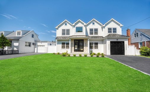 House in East Meadow, New York, United States 1