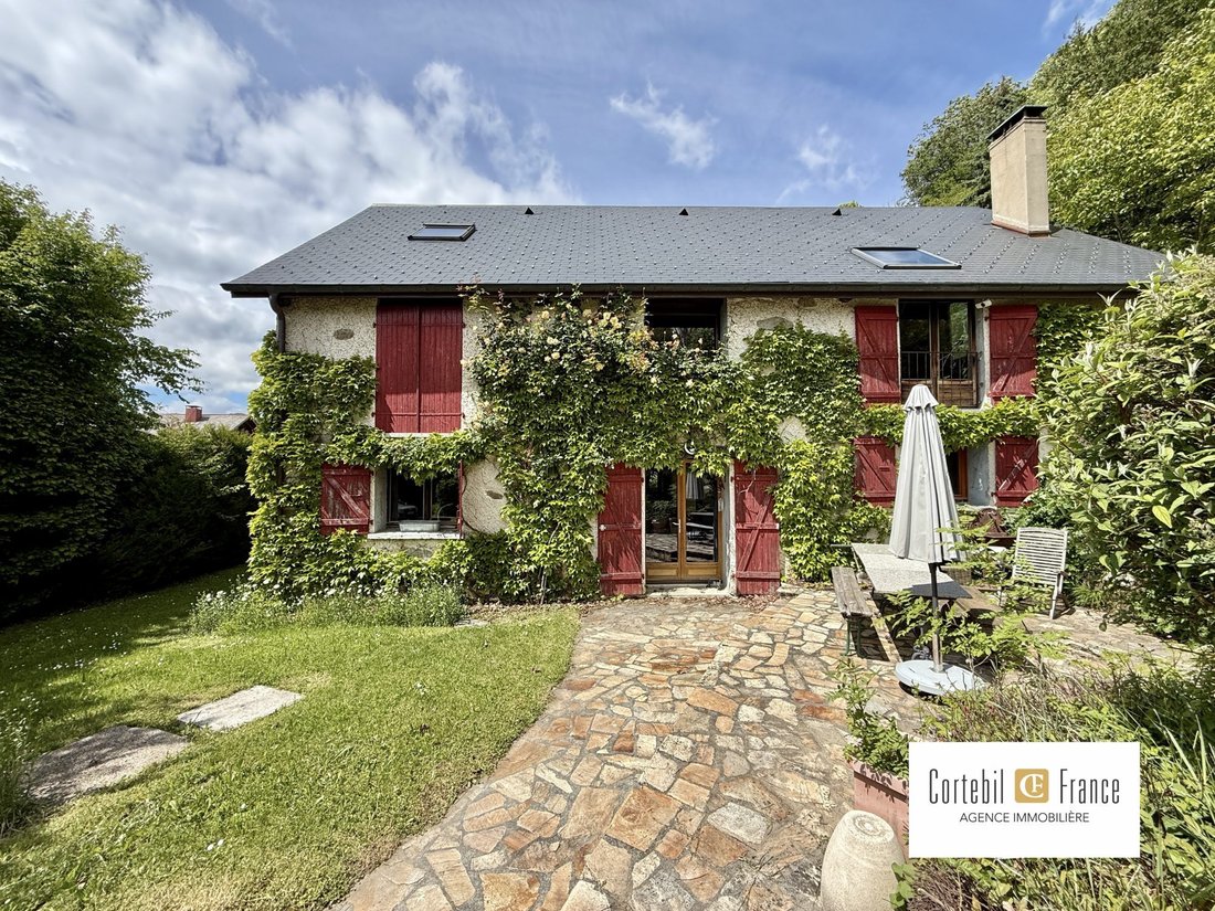 Farm Ranch in Menthonnex-en-Bornes, Auvergne-Rhône-Alpes, France 1 - 17990540