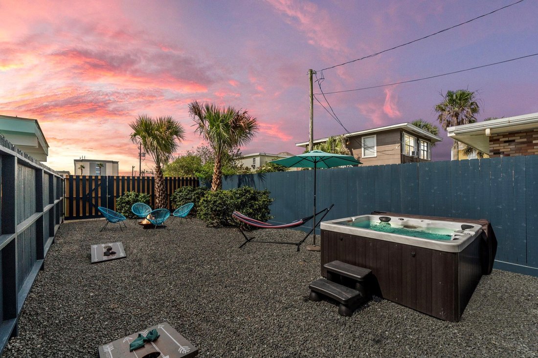 House in Galveston, Texas, United States 3 - 17989026
