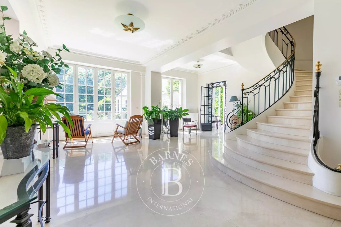 Estate in Chantilly, Hauts-de-France, France 5 - 17989468