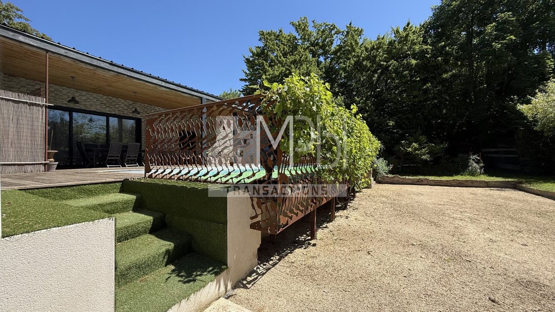 Villa in Centre Ville, Bourg-en-Bresse, France 3 - 17508167