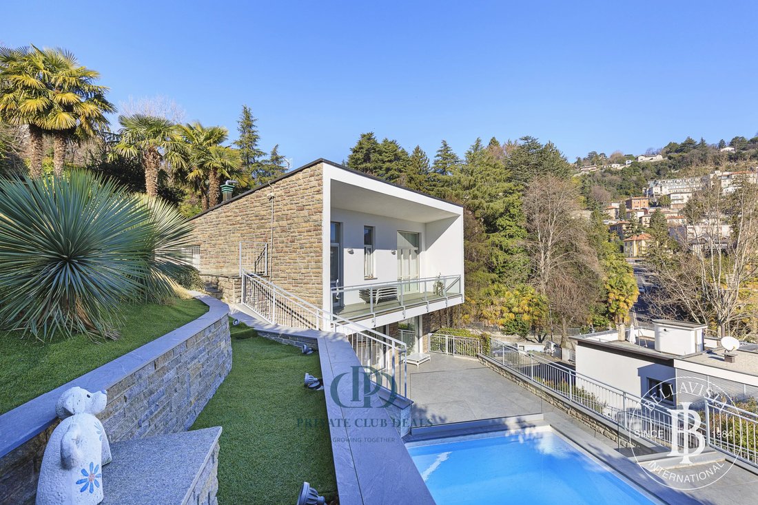 Villa in Historic Center, Como, Lombardy 1 - 11946549