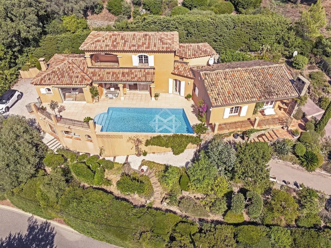 Villa in La Croix-Valmer, Provence-Alpes-Côte d'Azur, France 2 - 17986474