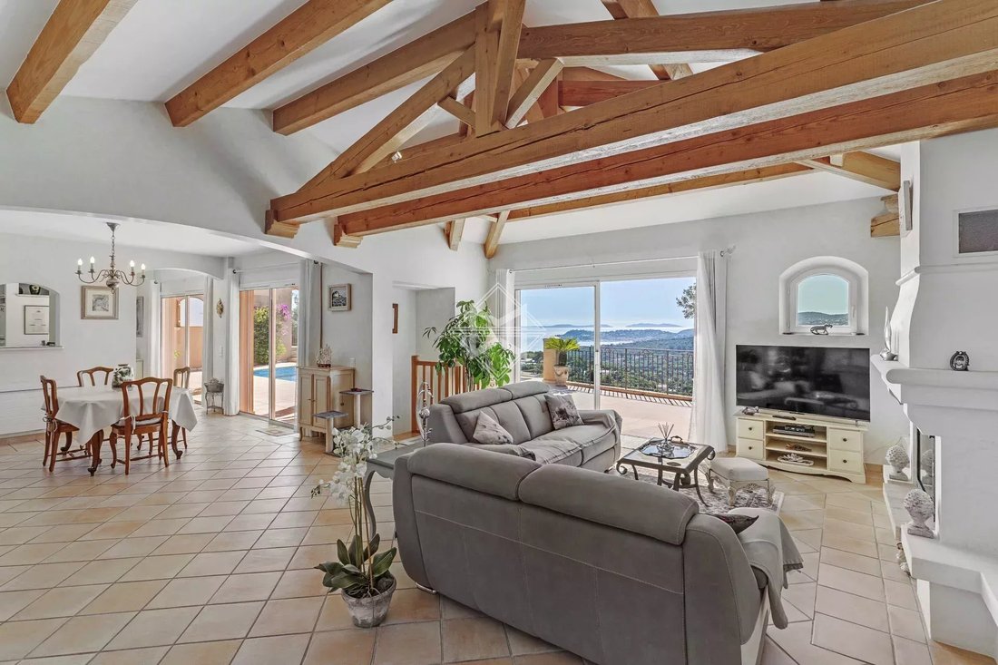 Villa in La Croix-Valmer, Provence-Alpes-Côte d'Azur, France 5 - 17986474