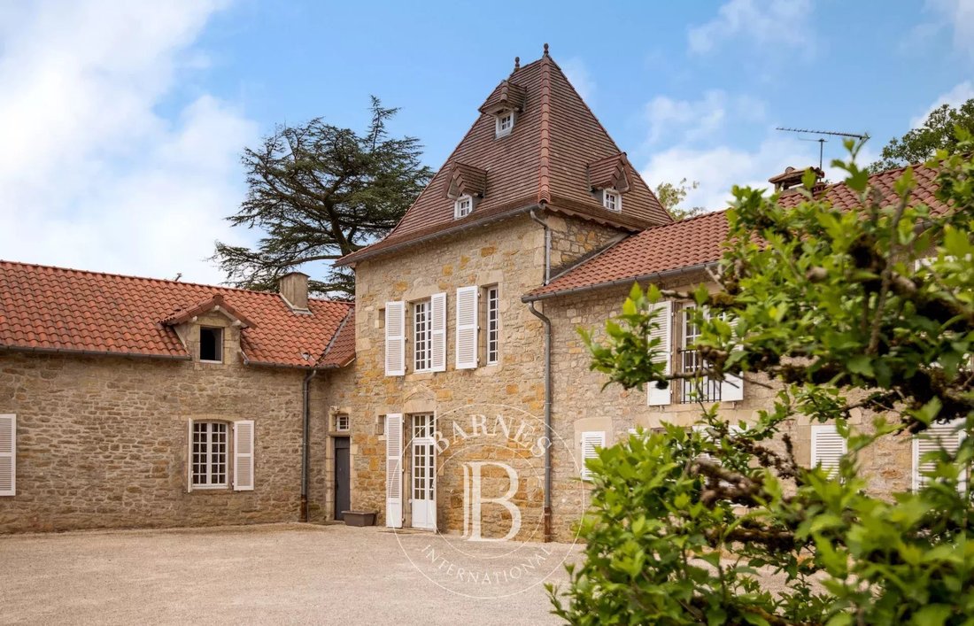 Estate in Villefranche-de-Rouergue, Occitania, France 1 - 17989473