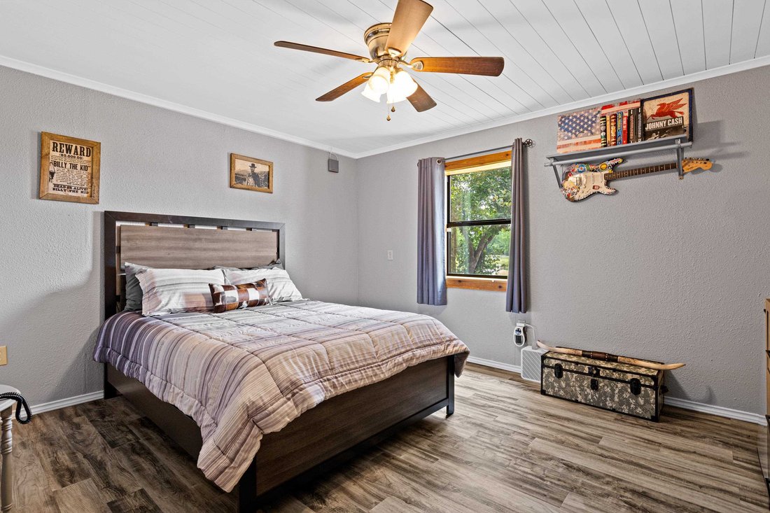 House in Ben Wheeler, Texas, United States 1 - 17994217