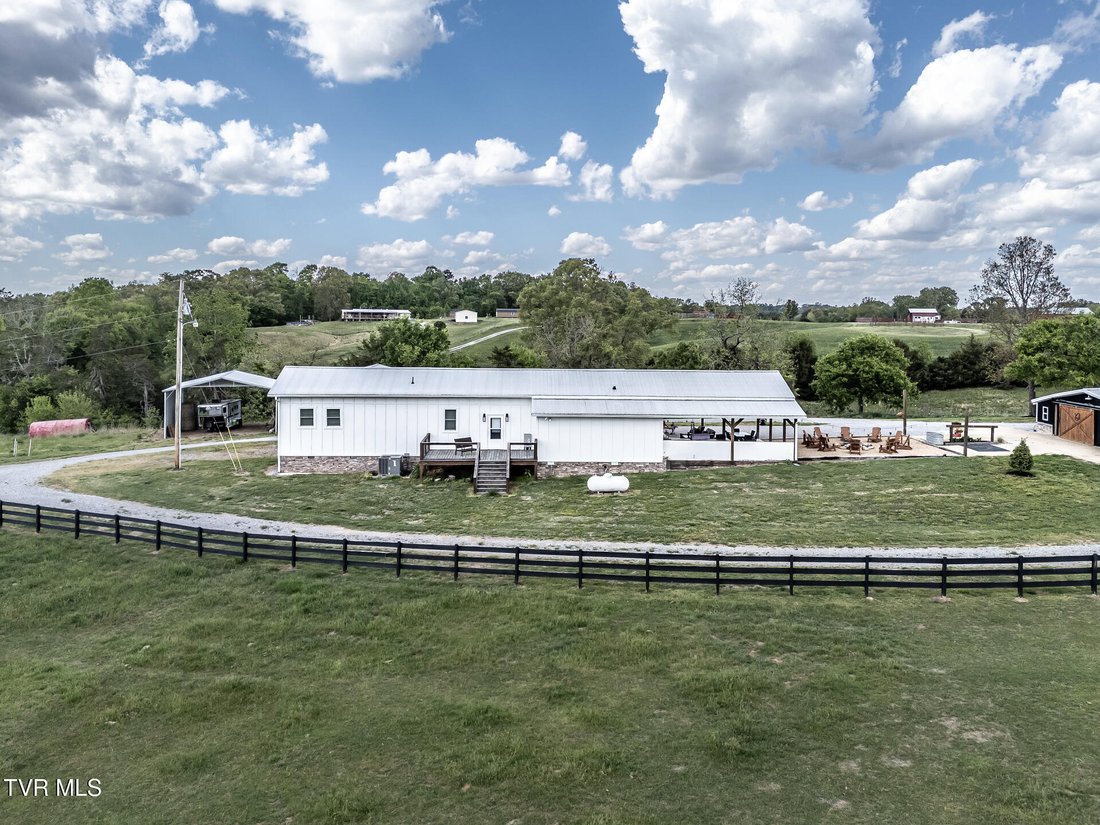 House in Greeneville, Tennessee, United States 3 - 17999013
