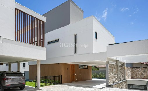 Condo in Florianópolis, State of Santa Catarina, Brazil 1