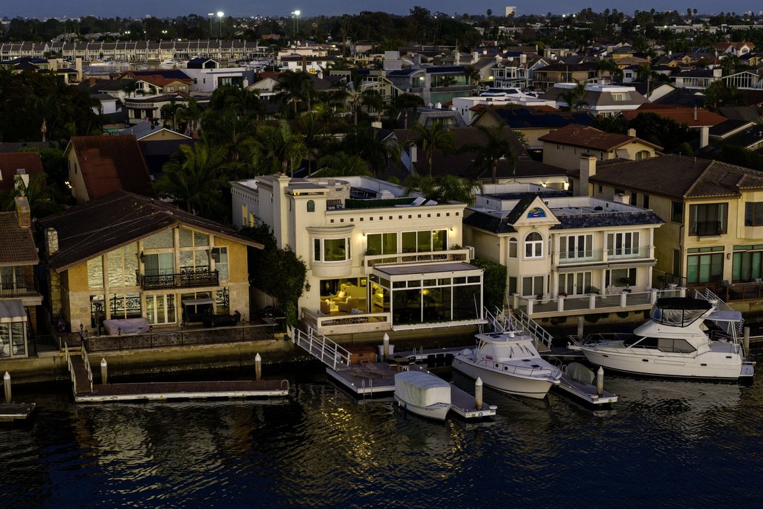 House in Huntington Beach, California, United States 3 - 17985700