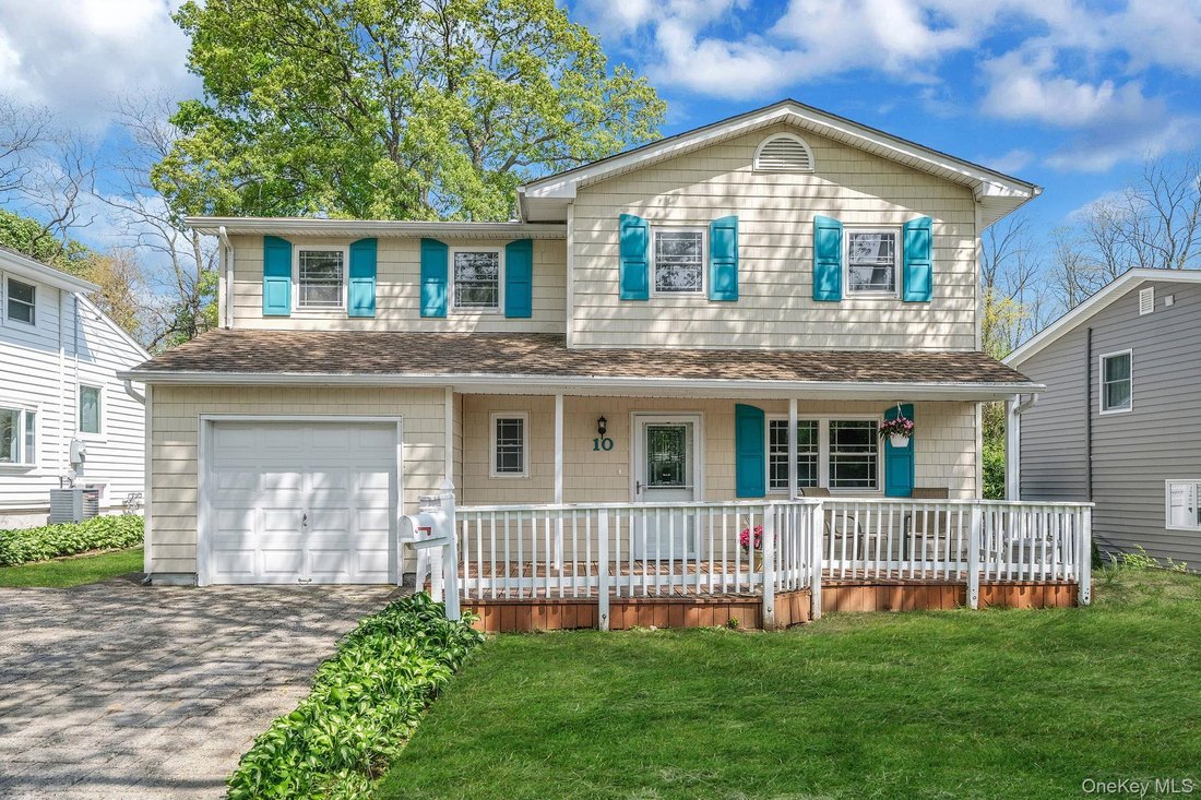 House in Kings Park, New York, United States 1 - 17993364